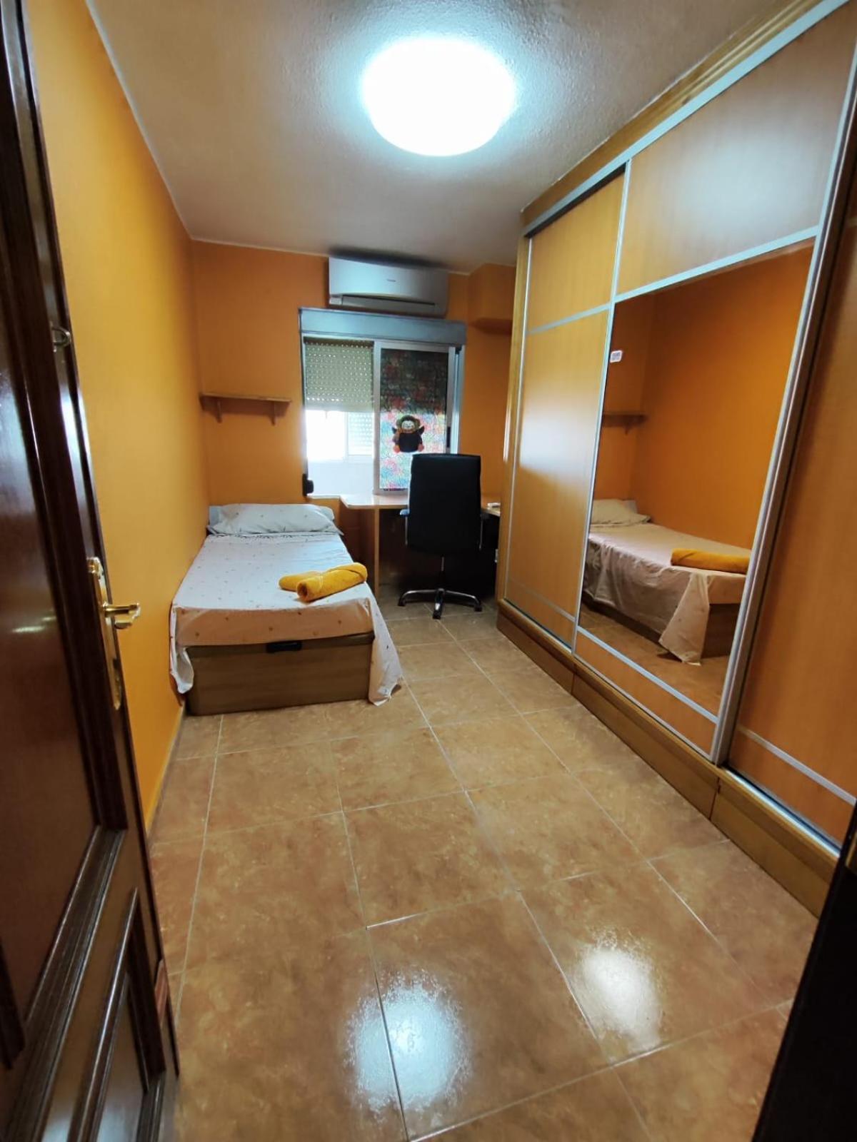 Valencia Avenida Del Puerto Private Rooms Valência Exterior foto
